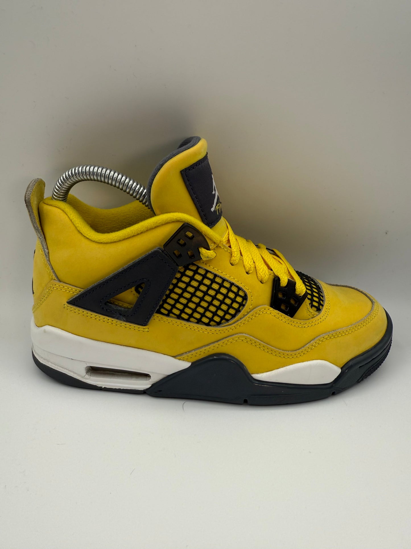 Jordan 4 Retro Lightning (2021) UK 4 - RecycledStreetwear