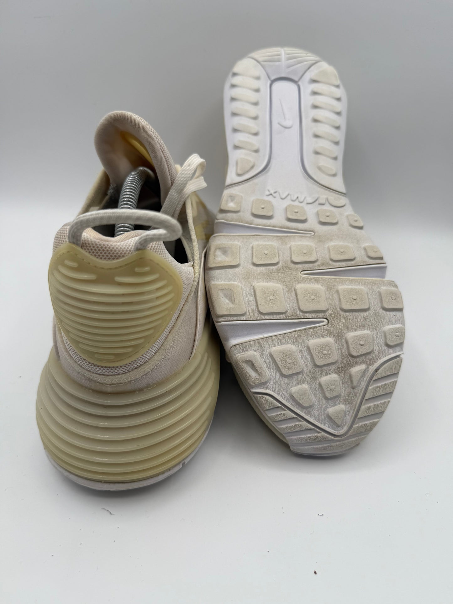 L1959 Nike Air Max 2090 Triple White UK 9.5 - RecycledStreetwear