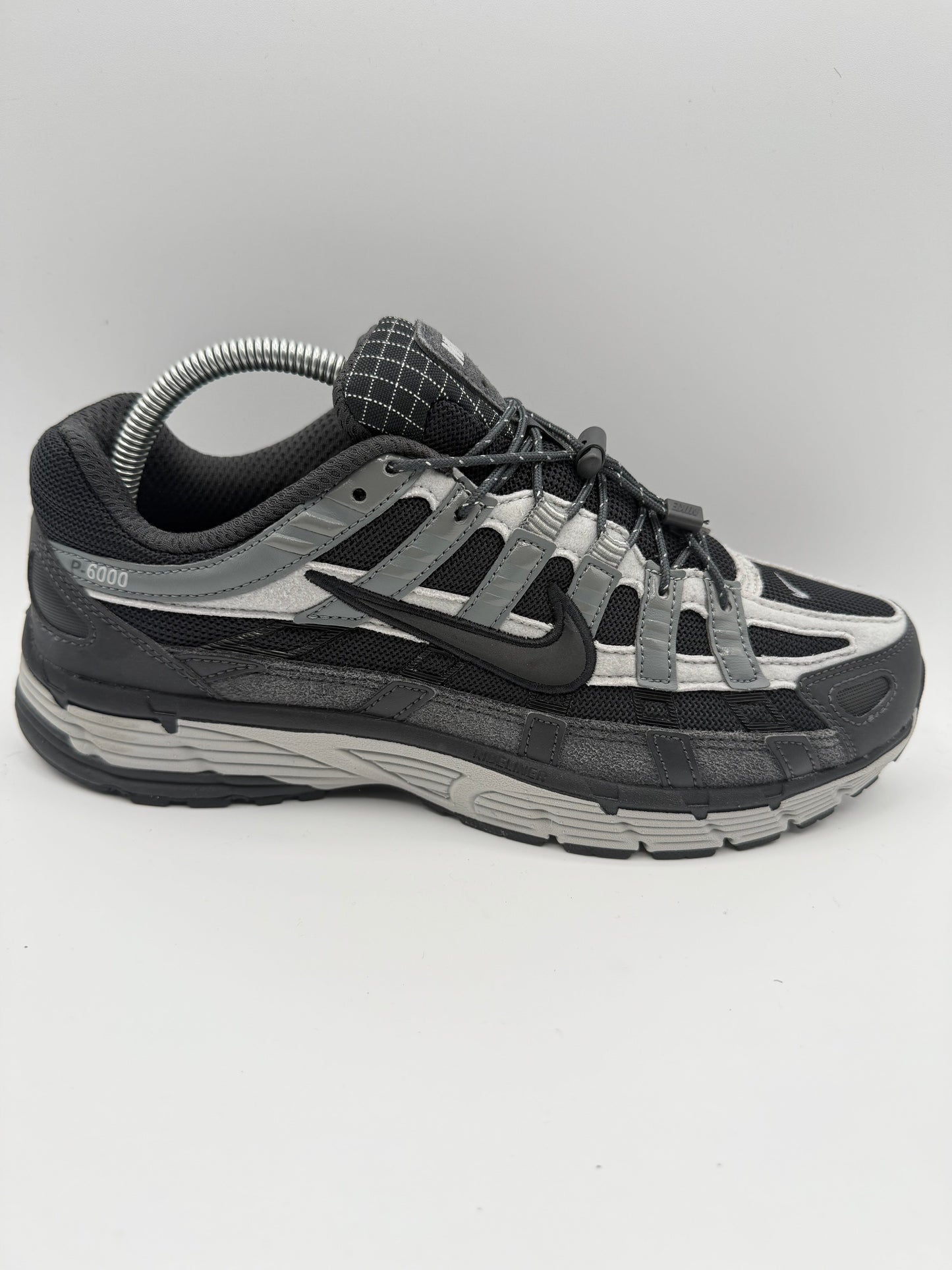 L2057 Nike P - 6000 Anthracite Smoke Grey UK 7.5 - RecycledStreetwear