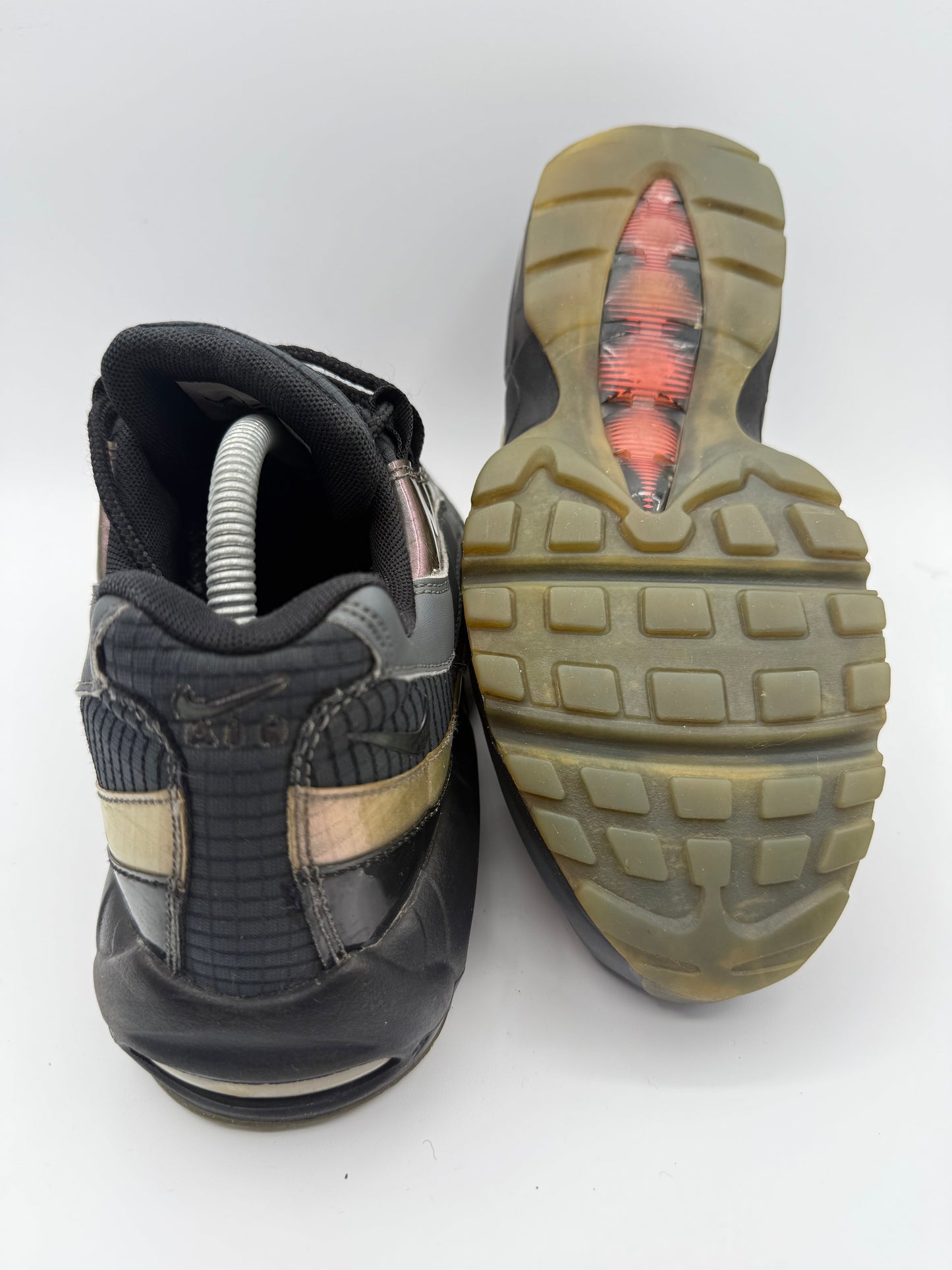L2199 Nike Air Max 95 LV8 Black UK 7 - RecycledStreetwear