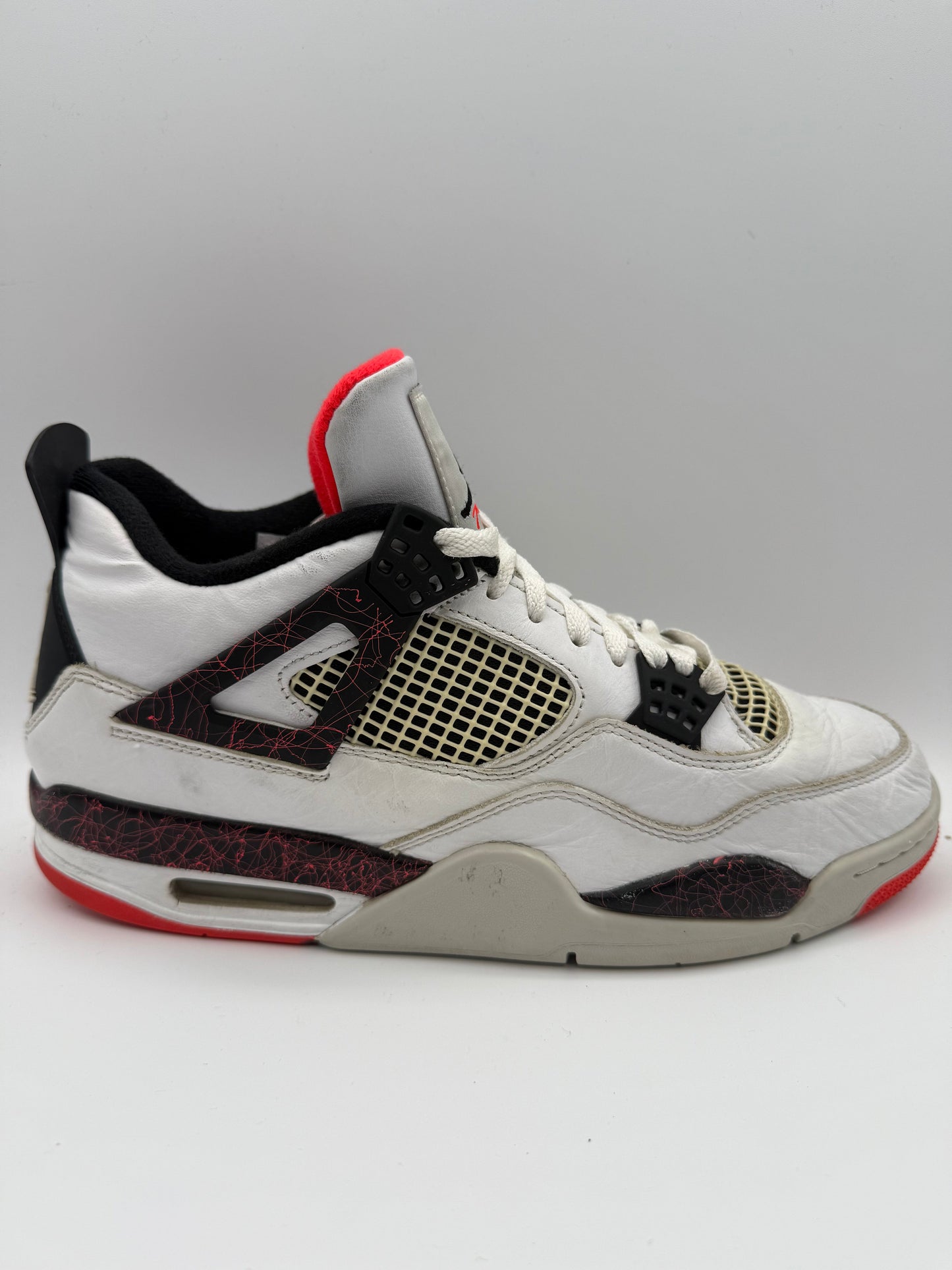 L2240 Jordan 4 Retro Flight Nostalgia UK 9.5 - RecycledStreetwear