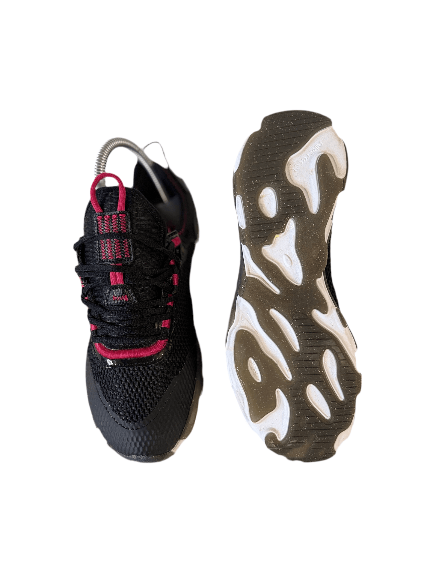 Nike React Live SE 'Black Sport Red' uk 3 - RecycledStreetwear