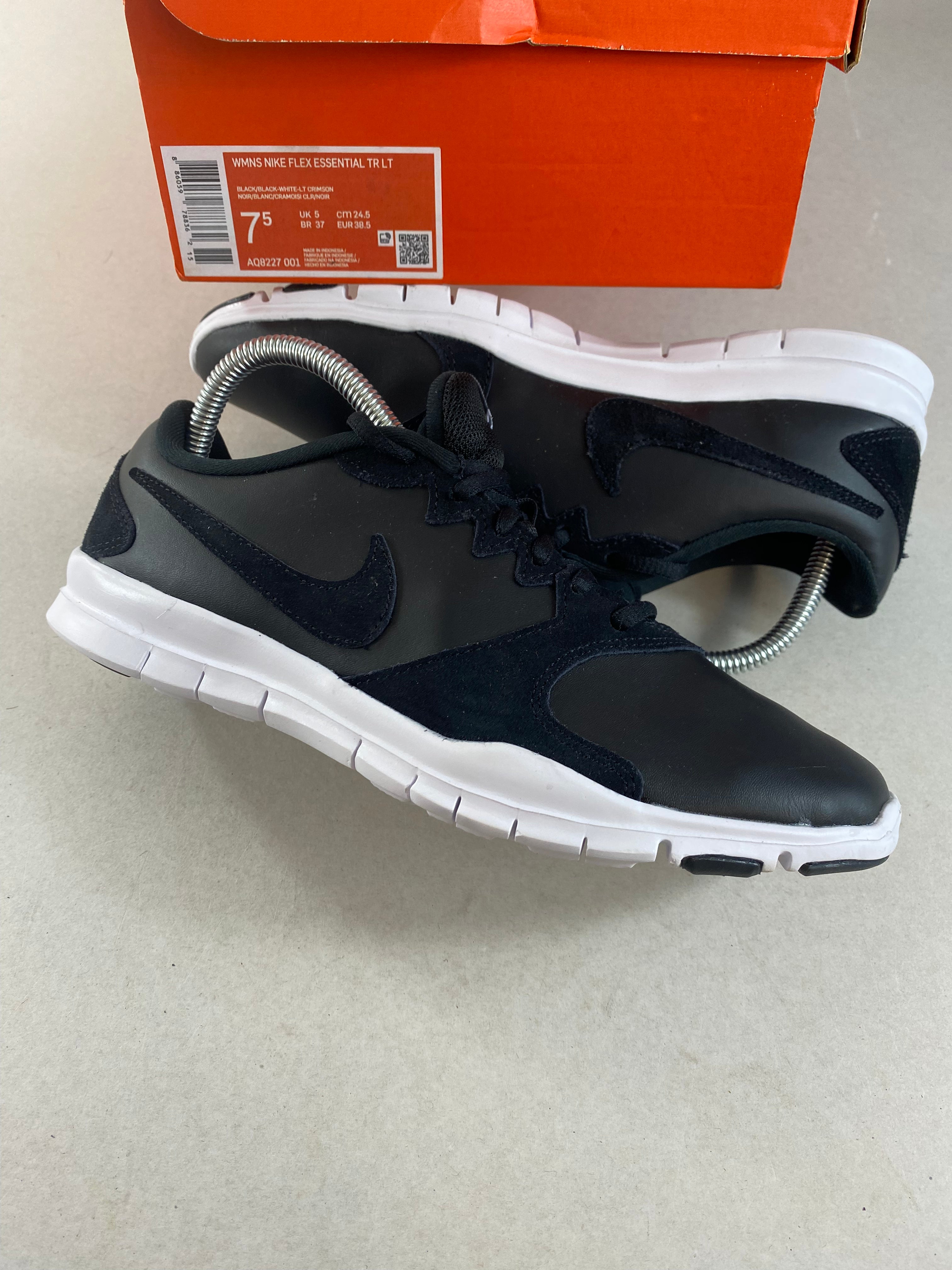 Nike Flex Essential UK 5