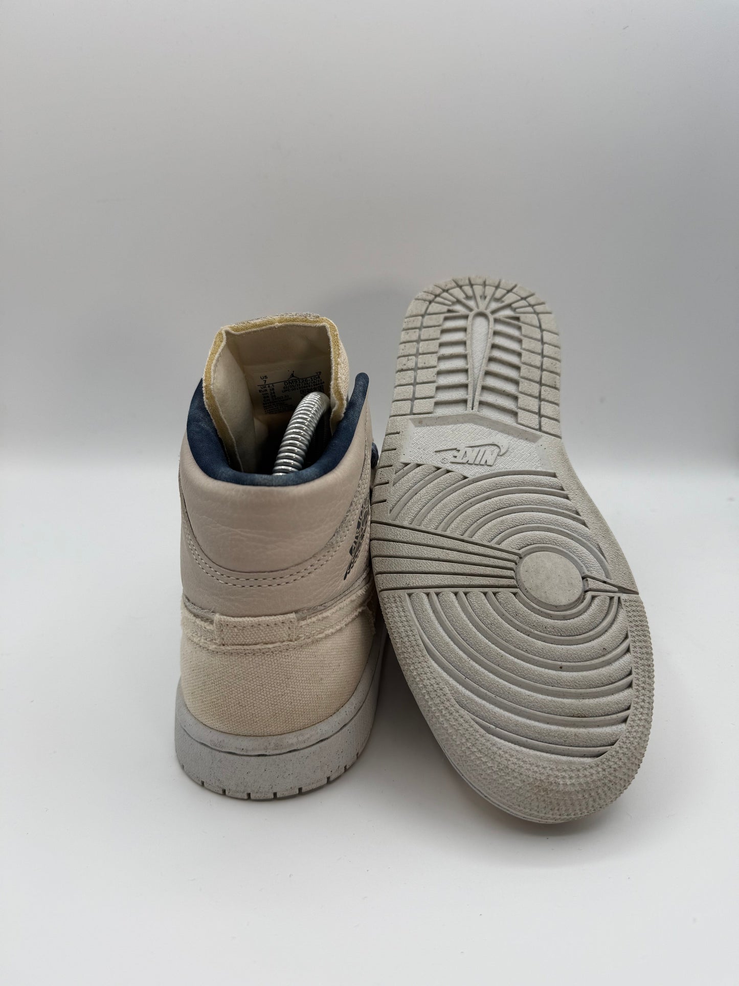 Jordan 1 Mid SE Sanddrift UK 4.5 - RecycledStreetwear