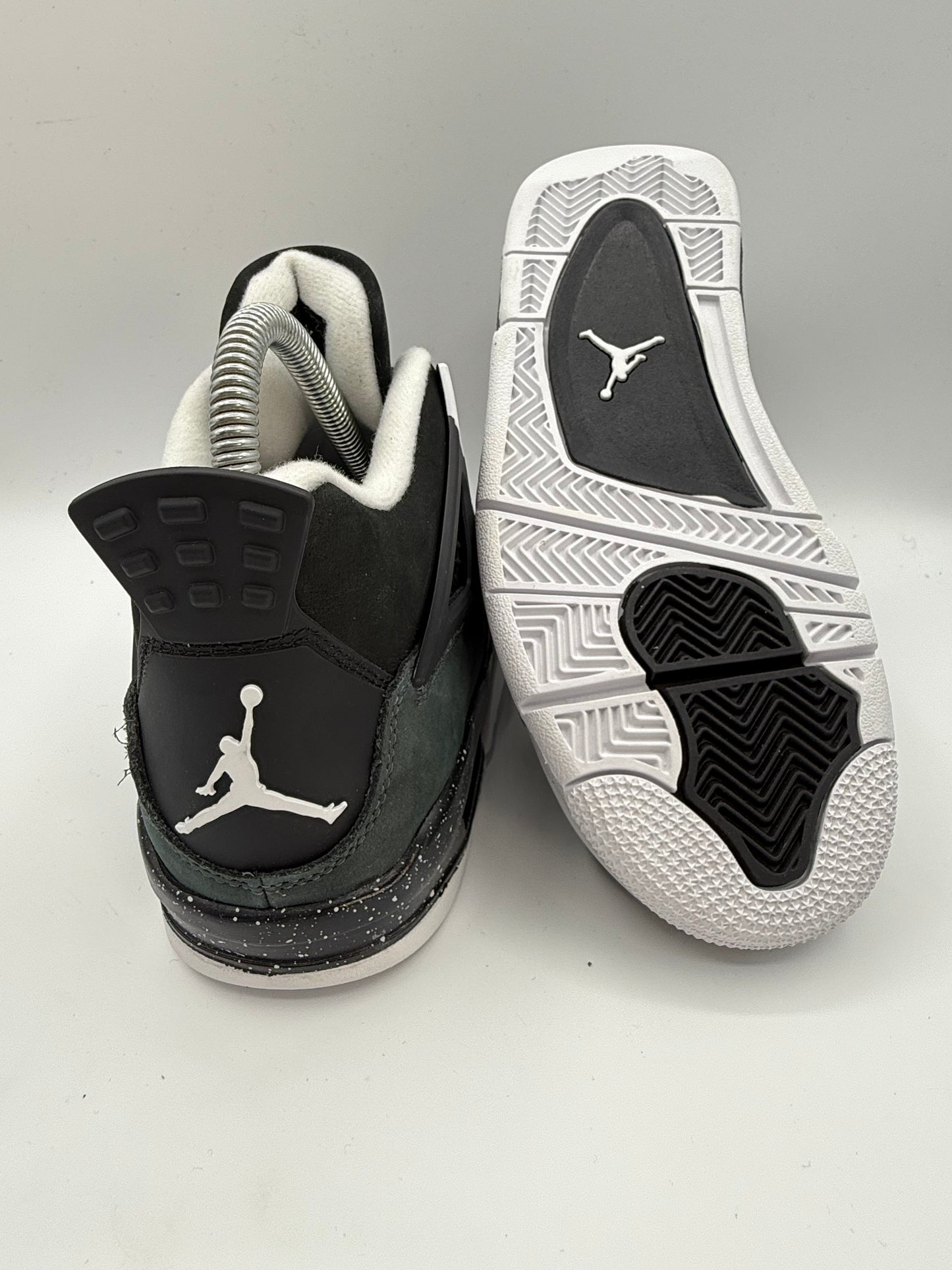 Jordan 4 Retro Fear (2024) (GS) UK 4.5 - RecycledStreetwear