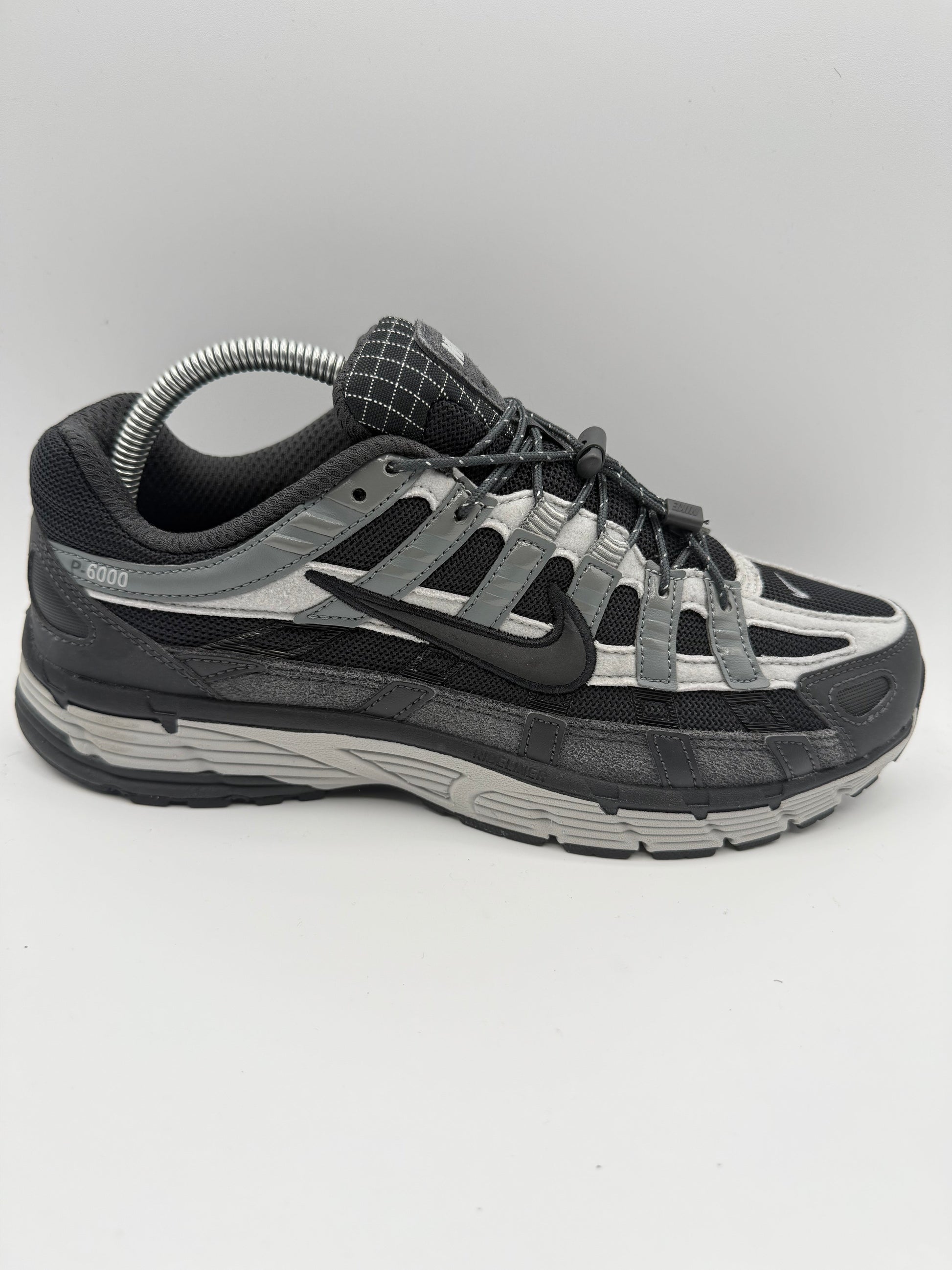 L2057 Nike P - 6000 Anthracite Smoke Grey UK 7.5 - RecycledStreetwear