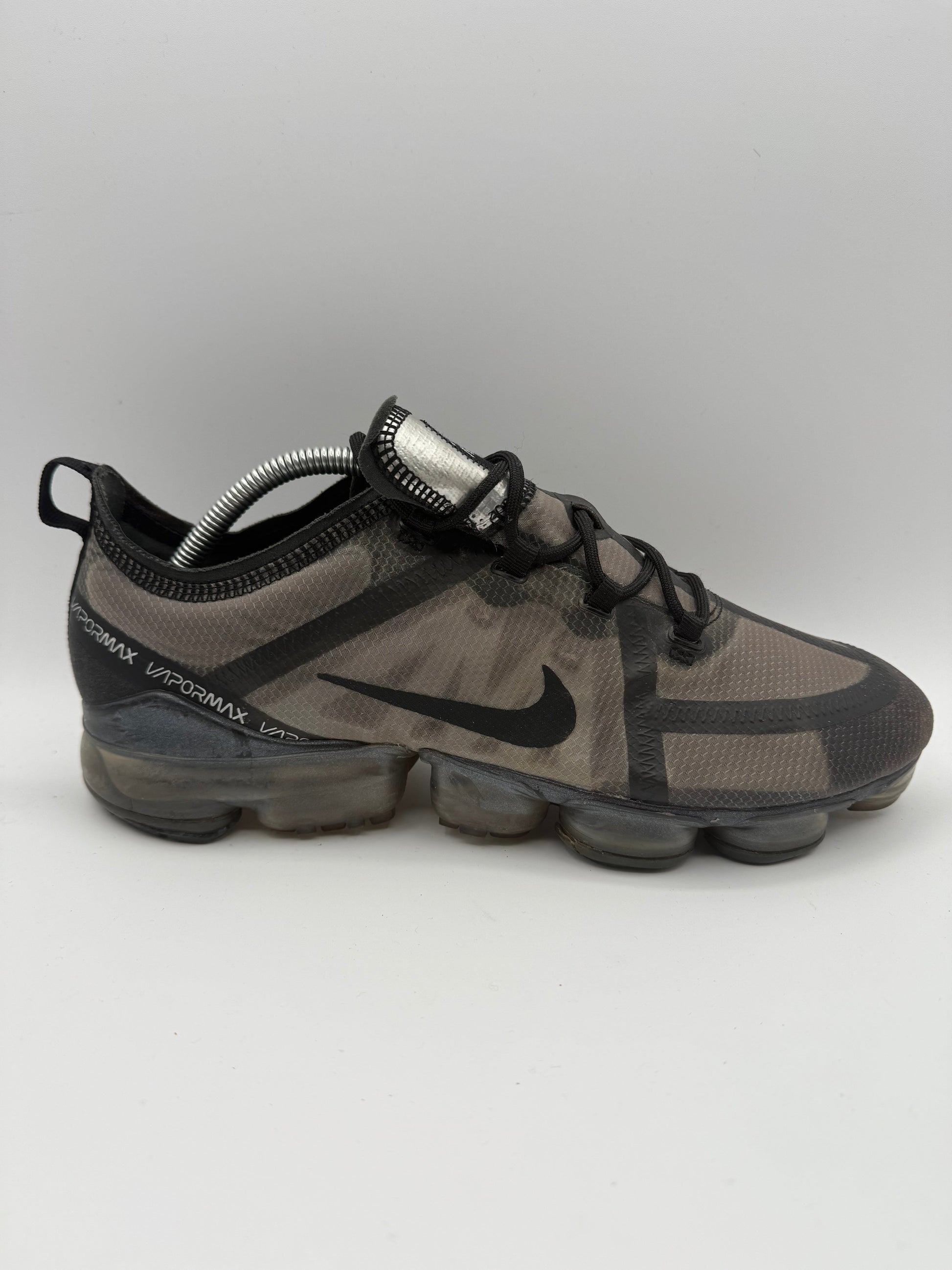 L2124 Nike Air VaporMax 2019 Triple Black UK 9 - RecycledStreetwear