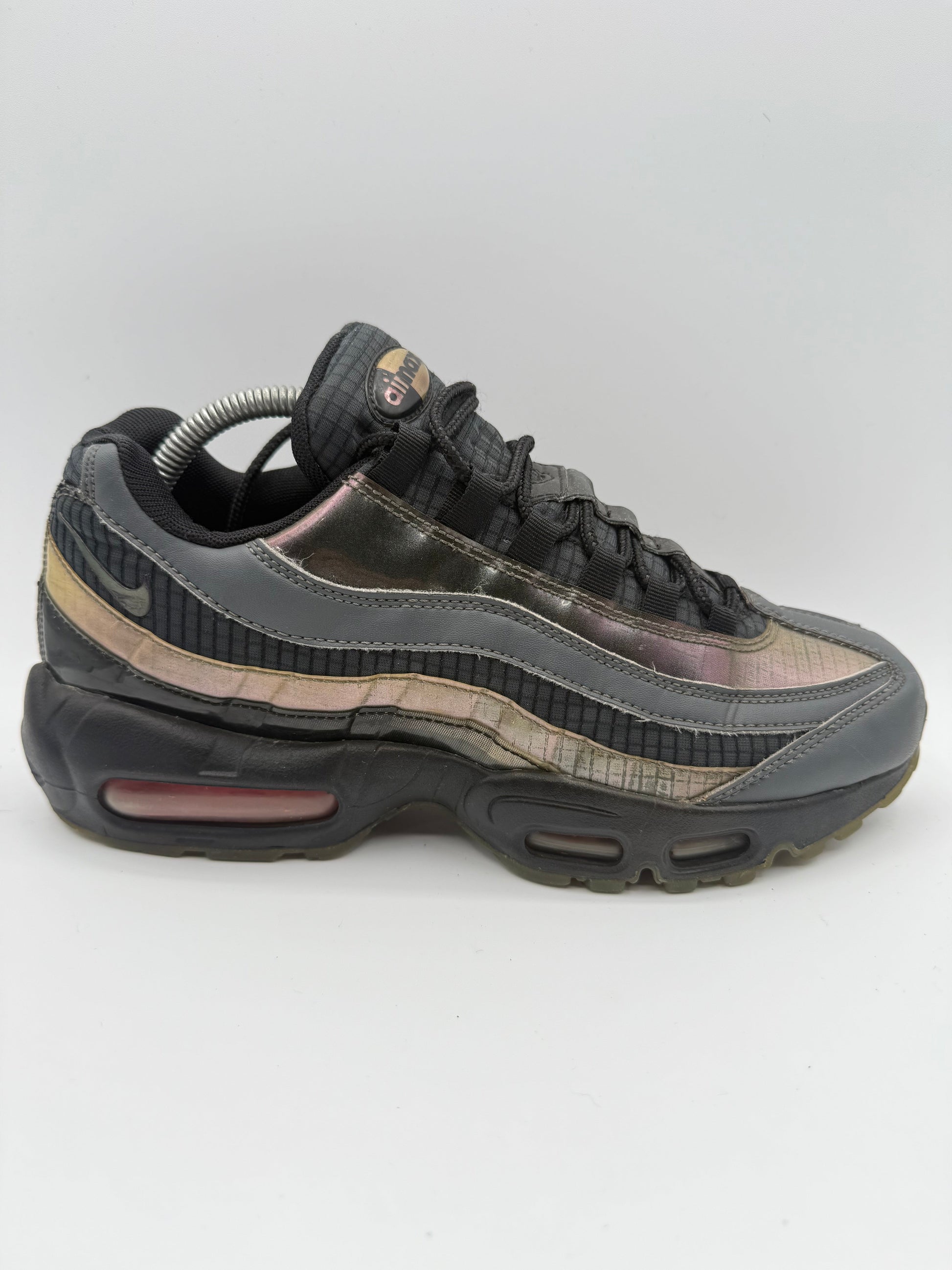 L2199 Nike Air Max 95 LV8 Black UK 7 - RecycledStreetwear