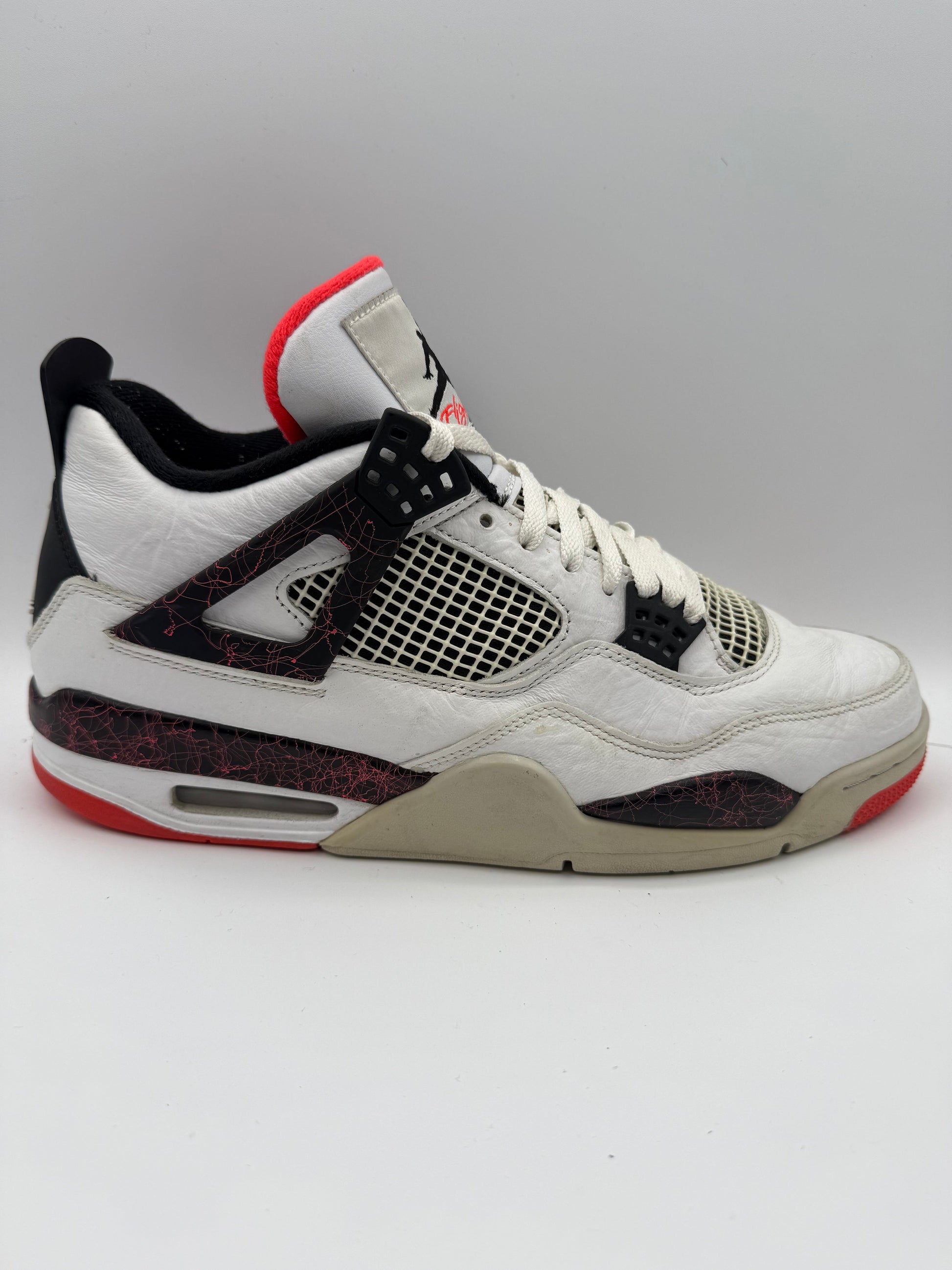 L2226 Jordan 4 Retro Flight Nostalgia UK 11 - RecycledStreetwear