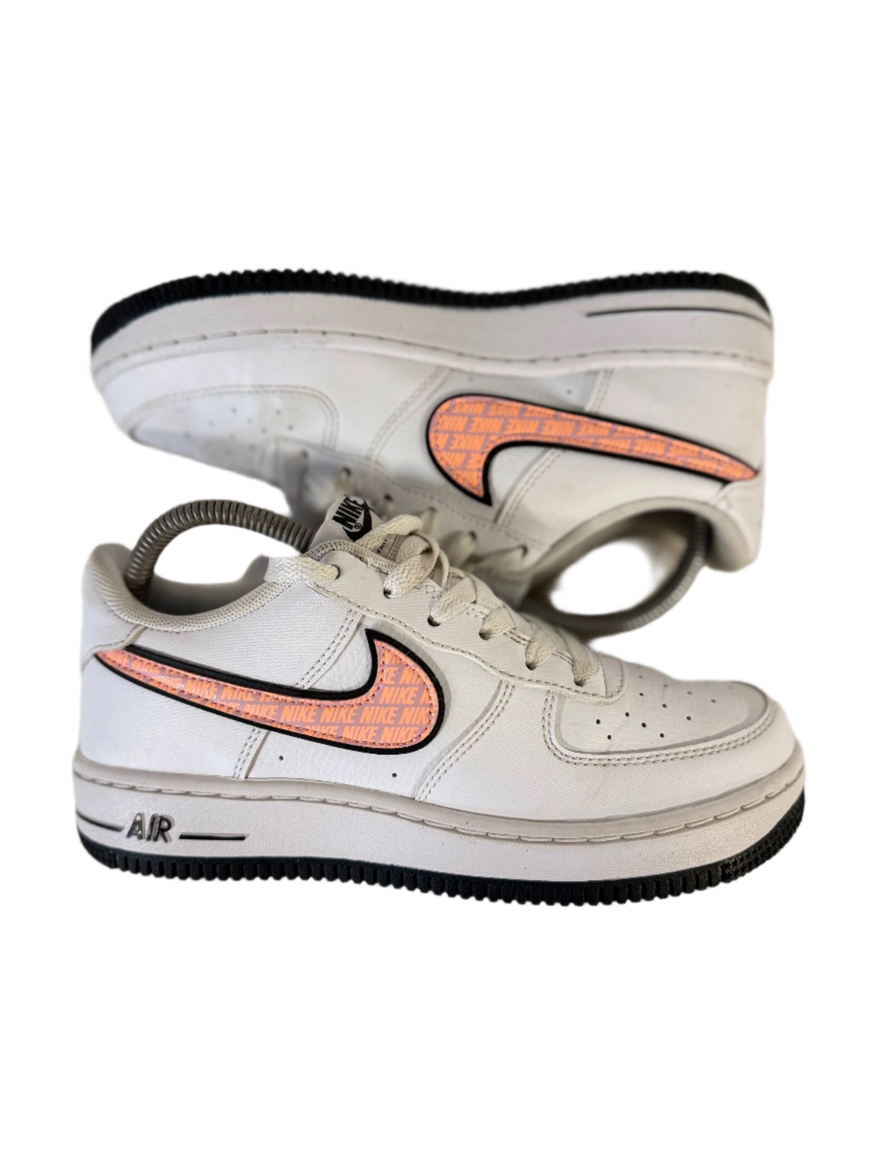 Nike Air Force UK 4.5 - RecycledStreetwear