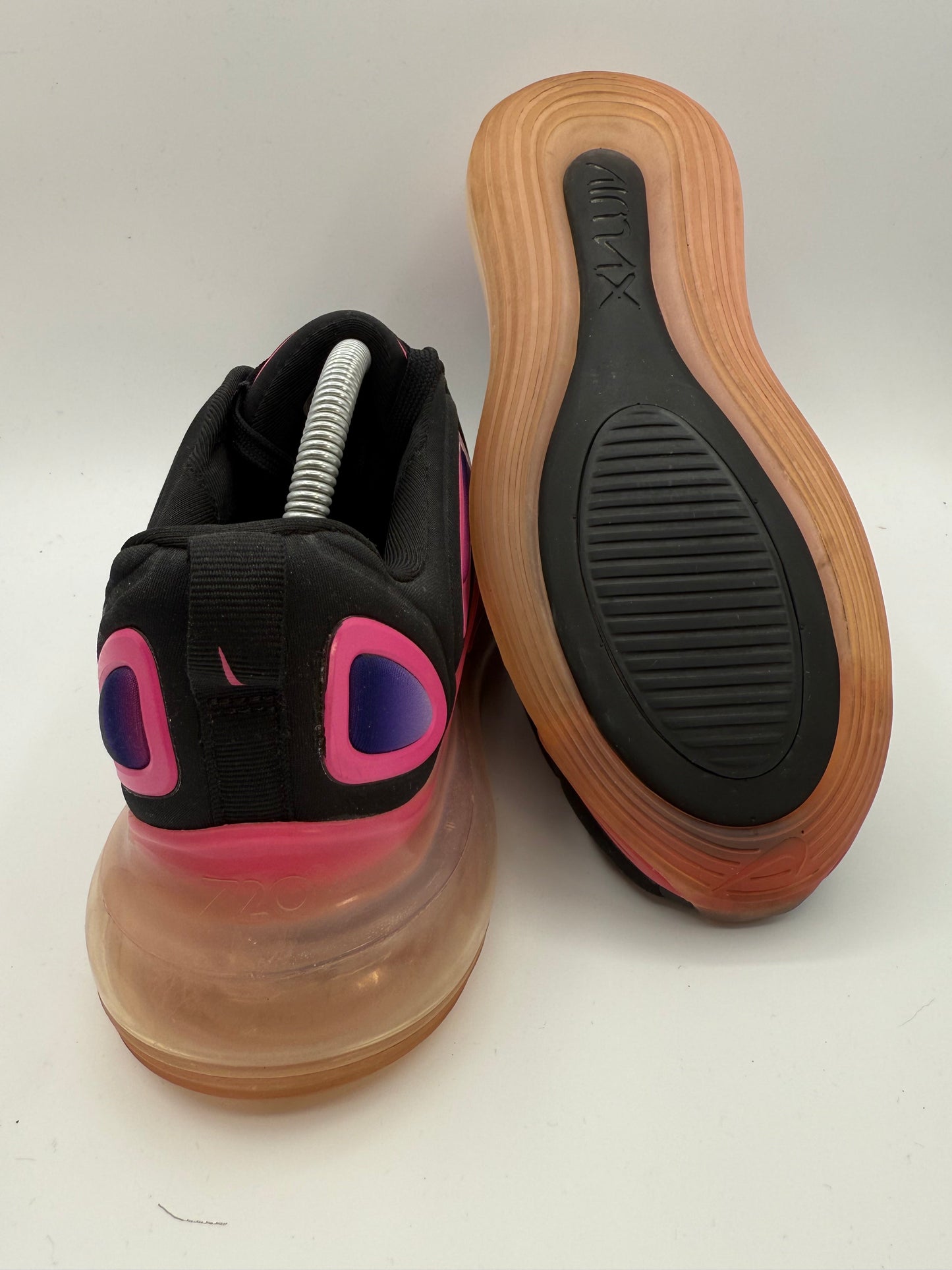 Nike Air Max 720 Black Laser Fuchsia UK 7.5 - RecycledStreetwear