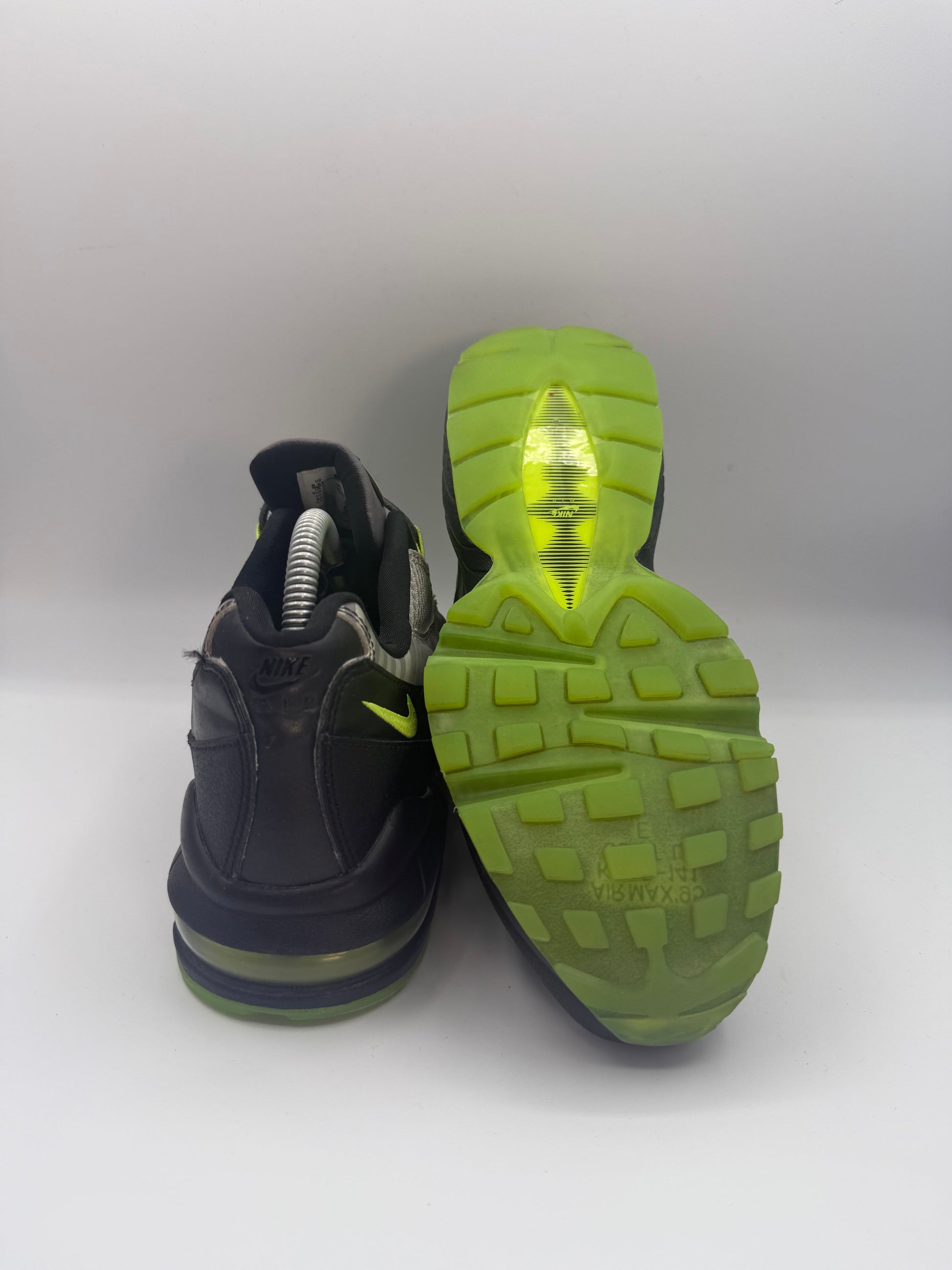Nike Air Max 95 Black Gunsmoke Volt UK 5 - RecycledStreetwear
