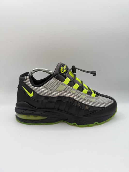 Nike Air Max 95 Black Gunsmoke Volt UK 5 - RecycledStreetwear