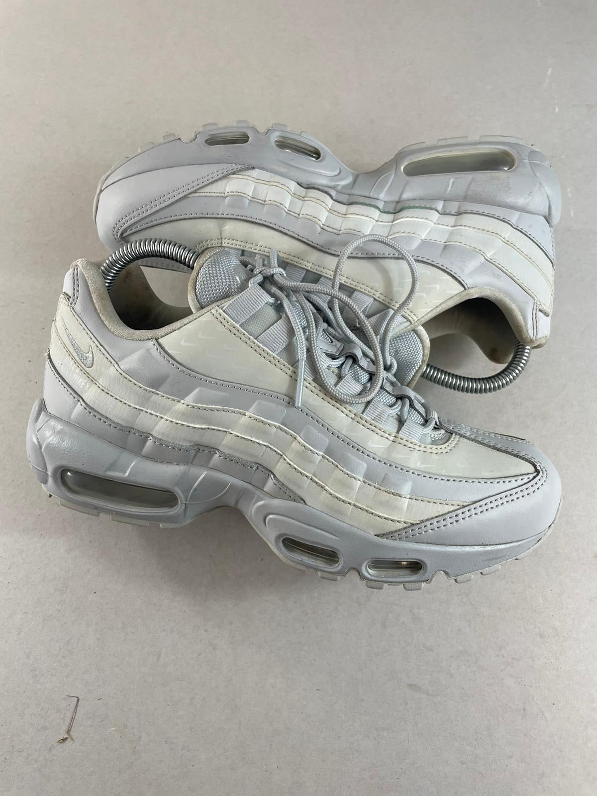 Nike Air Max 95 UK 6 - RecycledStreetwear