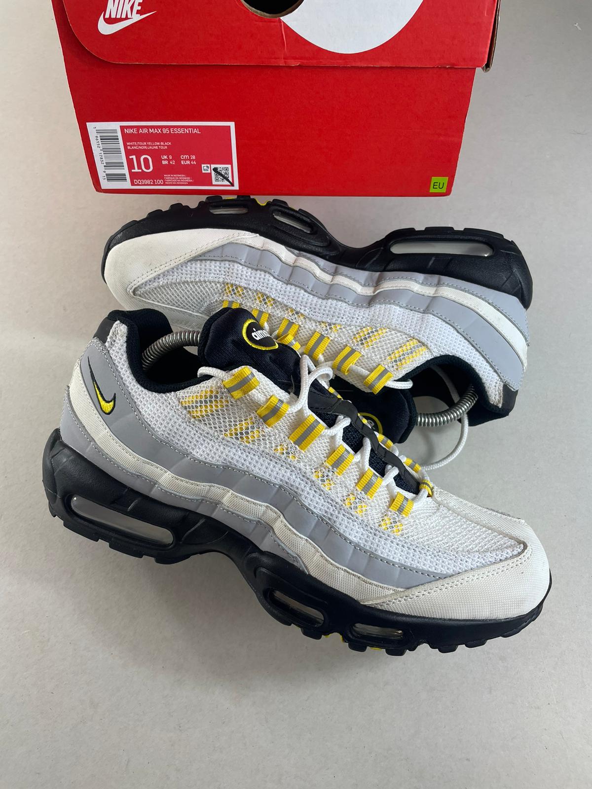 Nike Air Max 95 UK 9 - RecycledStreetwear