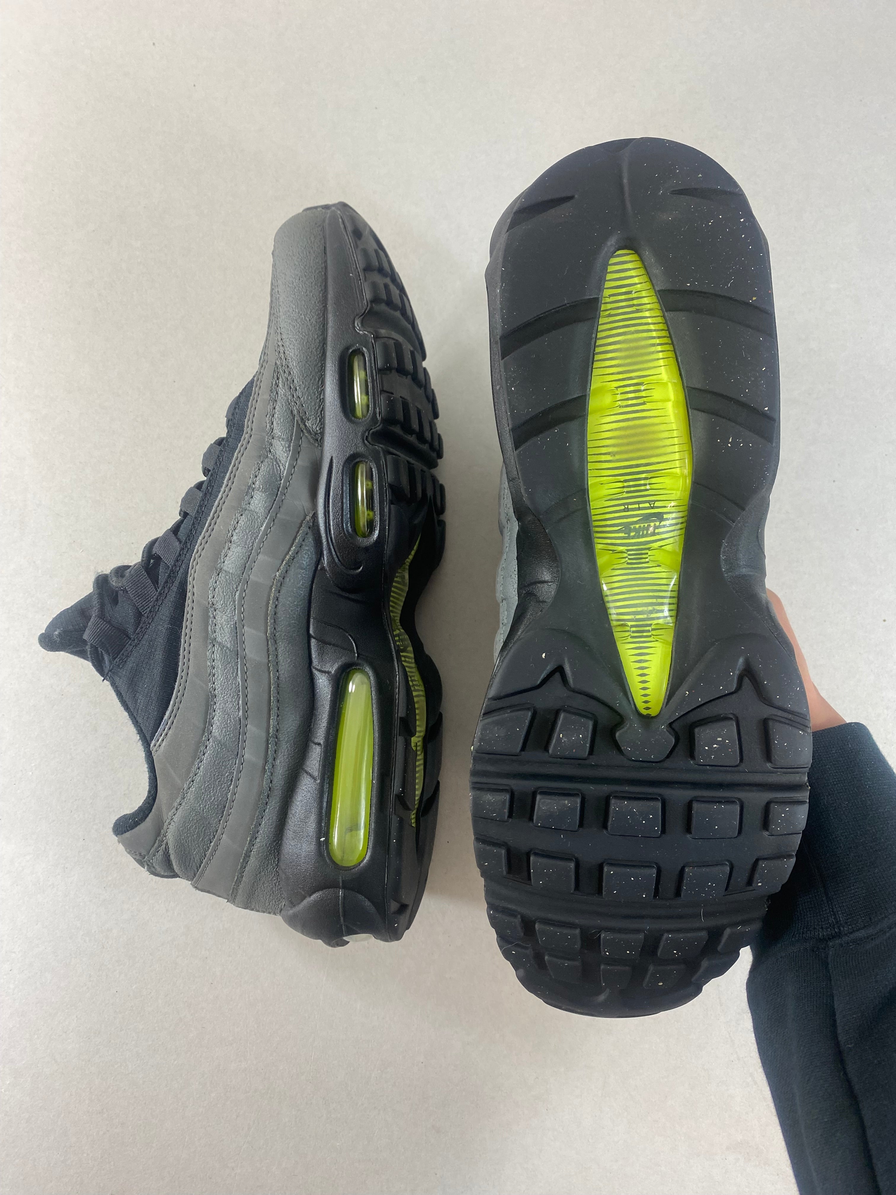 Nike Air Max 95 UK 9 - RecycledStreetwear