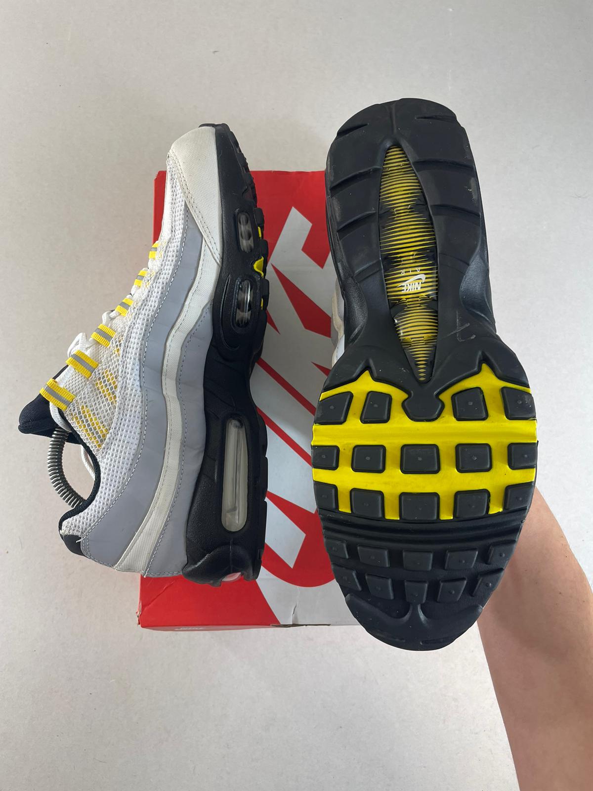 Nike Air Max 95 UK 9 - RecycledStreetwear