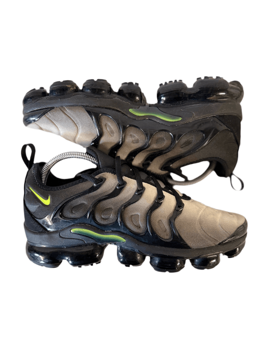 Nike Air VaporMax Plus 'Black Volt' uk 7.5 - RecycledStreetwear