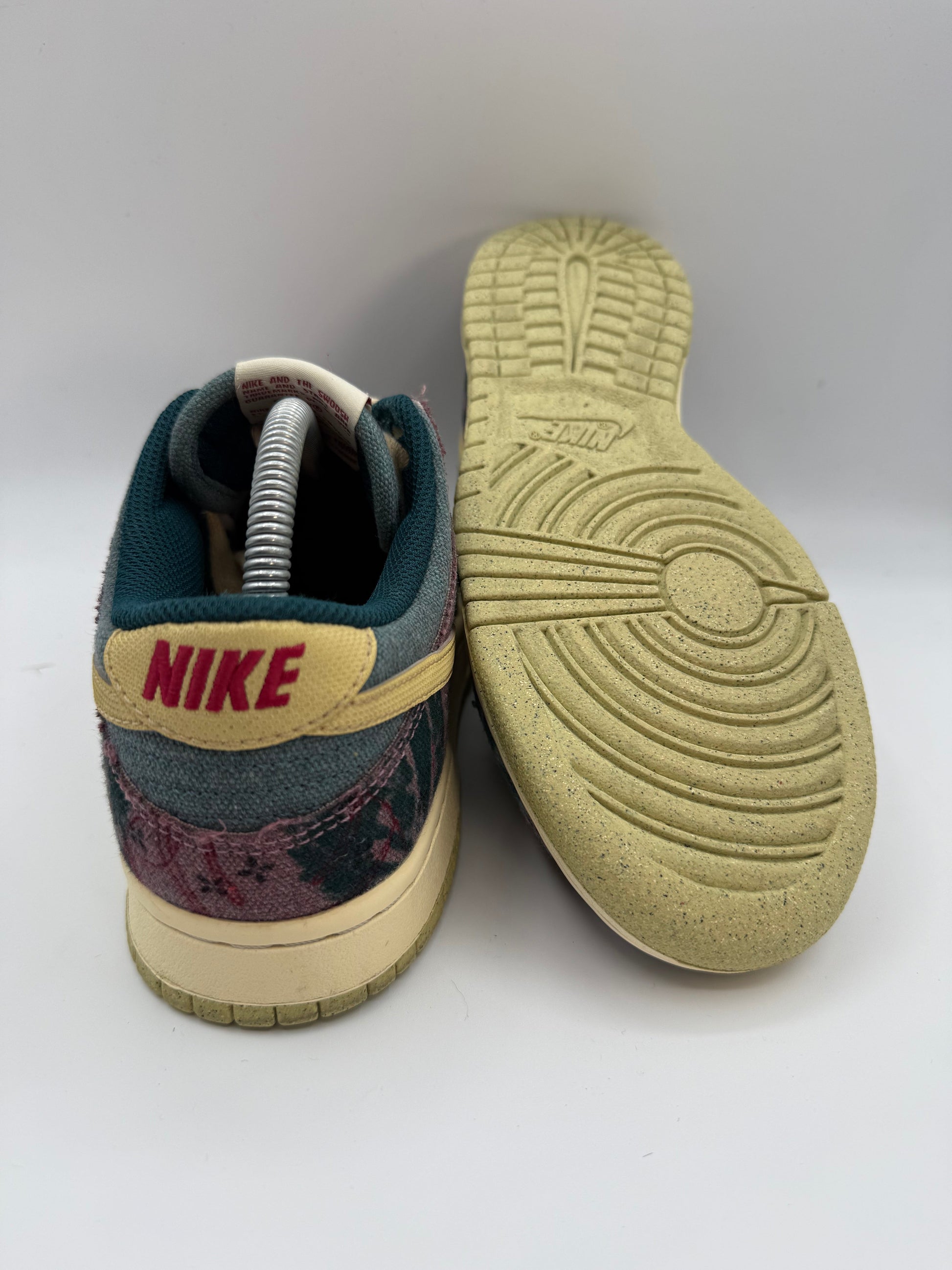 Nike Dunk Low Community Garden UK 7 - RecycledStreetwear