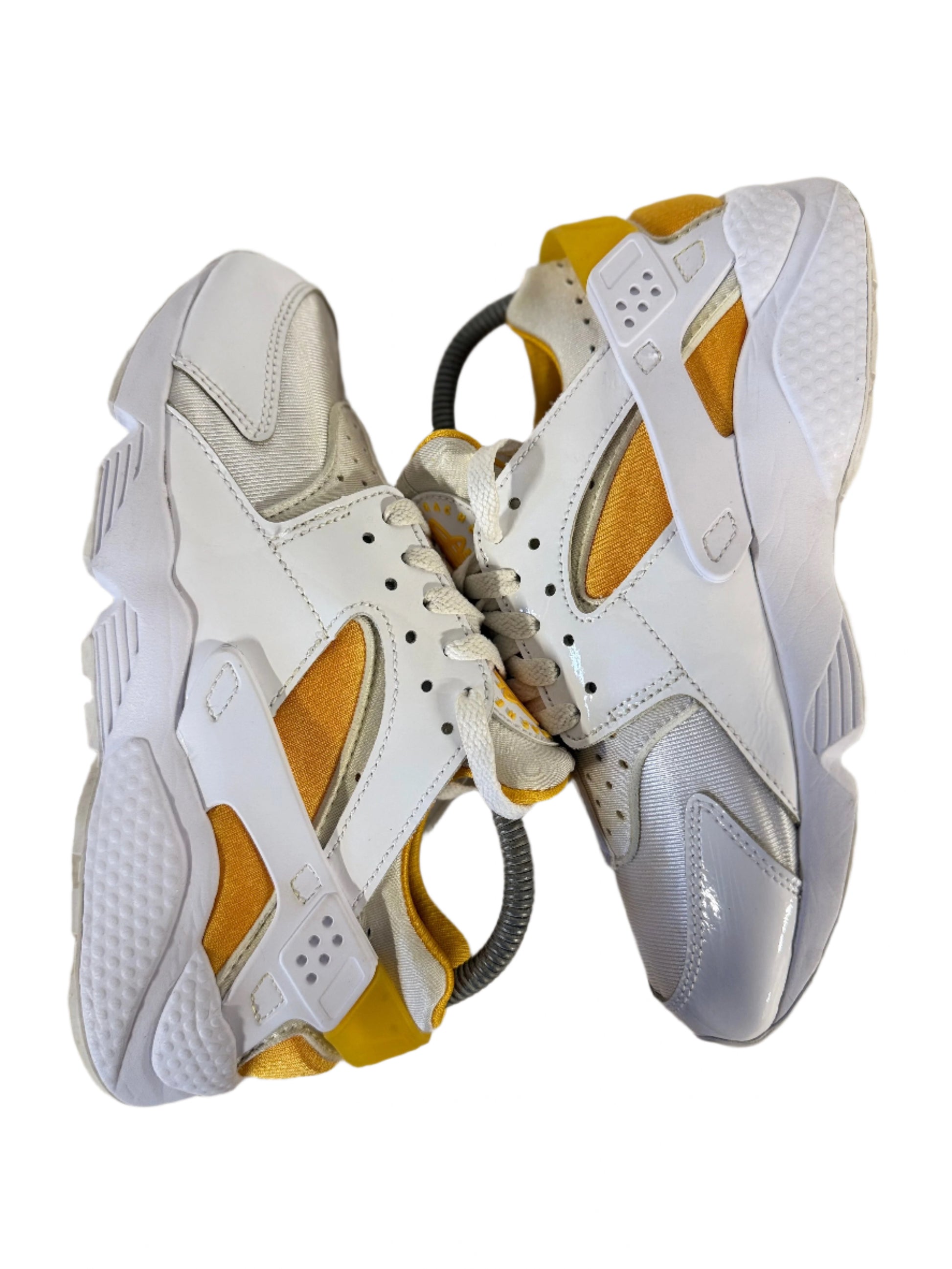Nike Huarache UK 5.5 - RecycledStreetwear